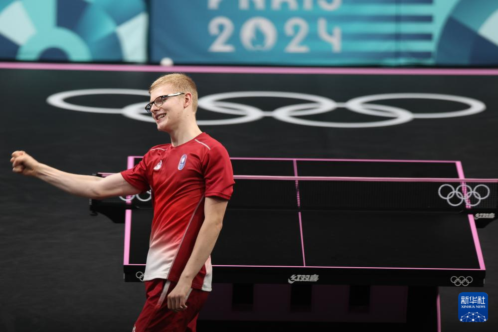 足球乃至中 足球乃至中