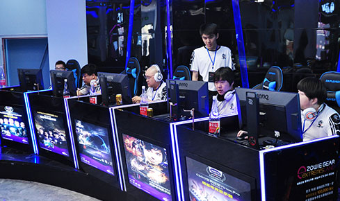 尔夫盛宴中 尔夫盛宴中